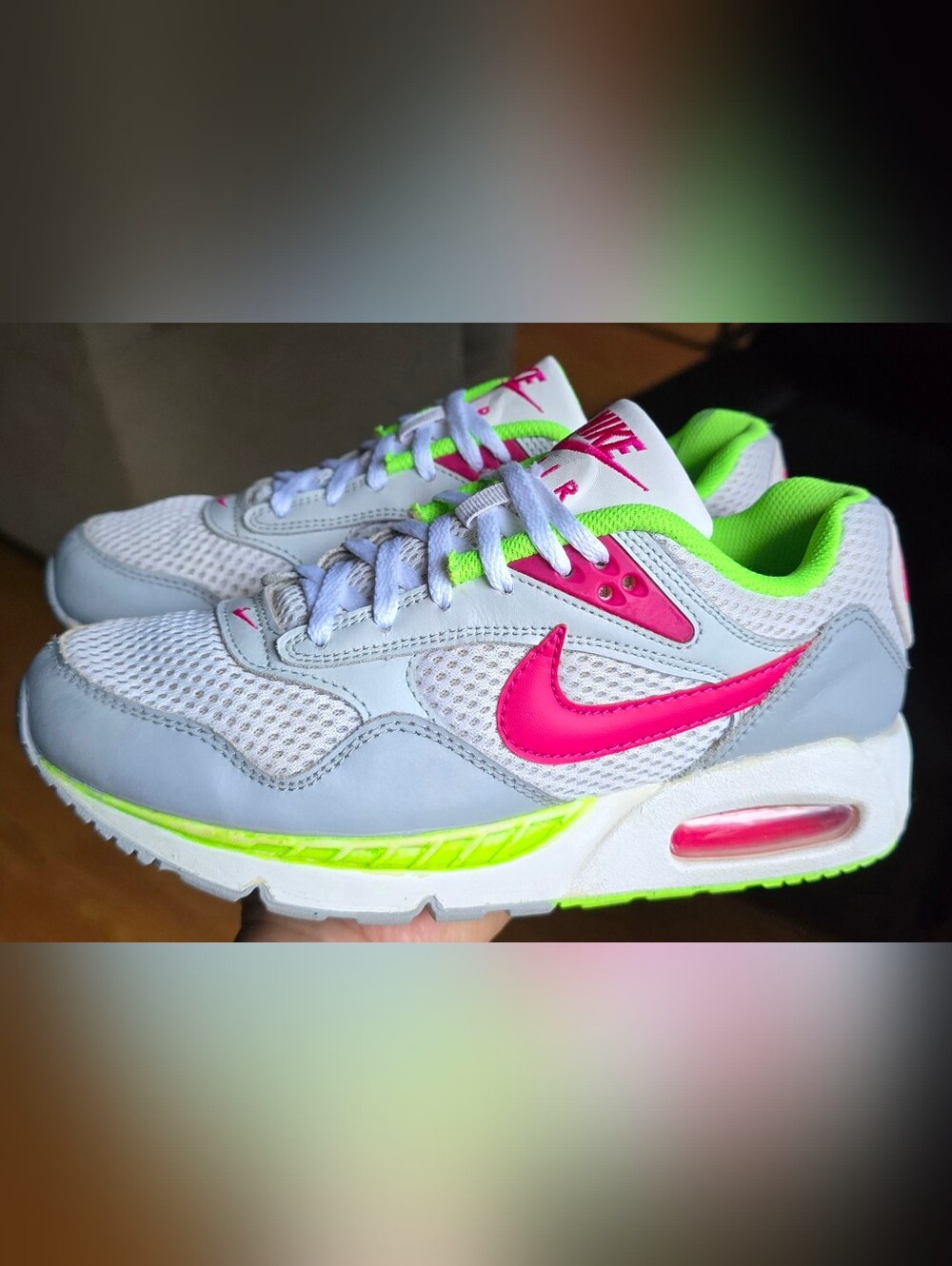 Women's Sz 7.5 NIKE AIR MAX CORRELATE White/Fireberry/Lime Green'